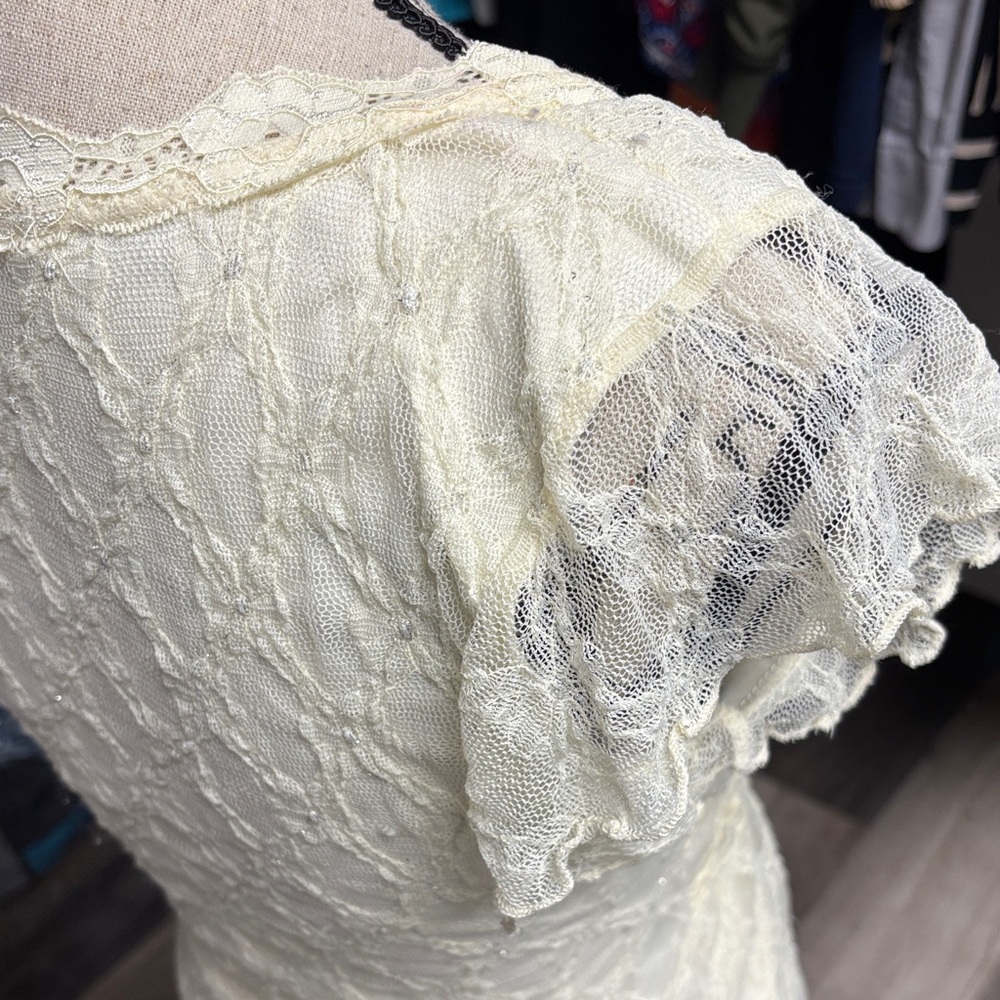 Rare Y2K Lace V-Neck Blouse - Picture 7 of 16